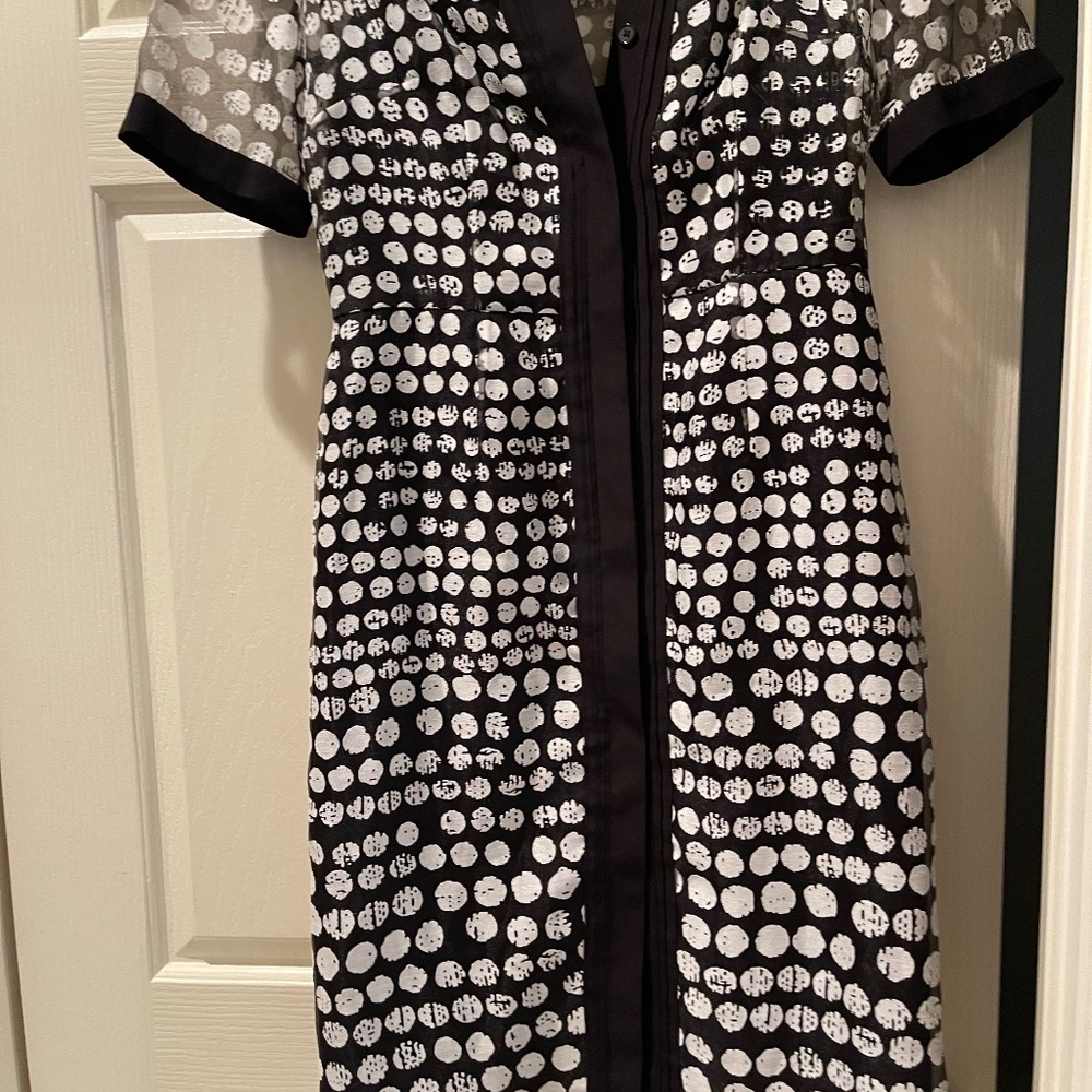Women’s Kay Unger dress.